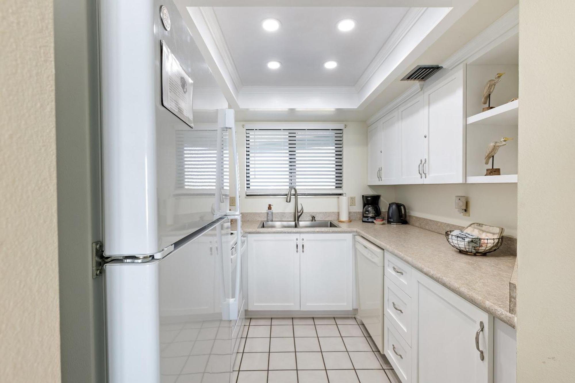 ניו סמירנה ביץ' Ocean View With A Beachfront Pool At Ocean Trillium Condo ~ 403 מראה חיצוני תמונה